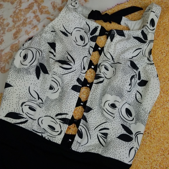 Amoressa Swimsuit - Picture 3 of 6